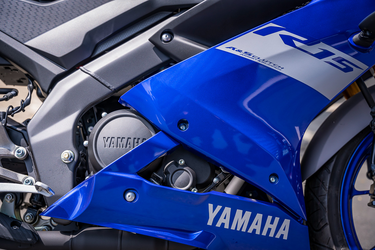 Xe côn tay Yamaha R15 màu trắng đỏ tốt nhất thị trường