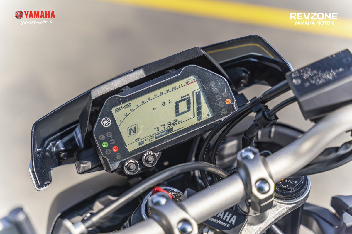 Màn hình LCD đa chức năng, giúp người lái dễ dàng quản lý các thông tin trên xe 