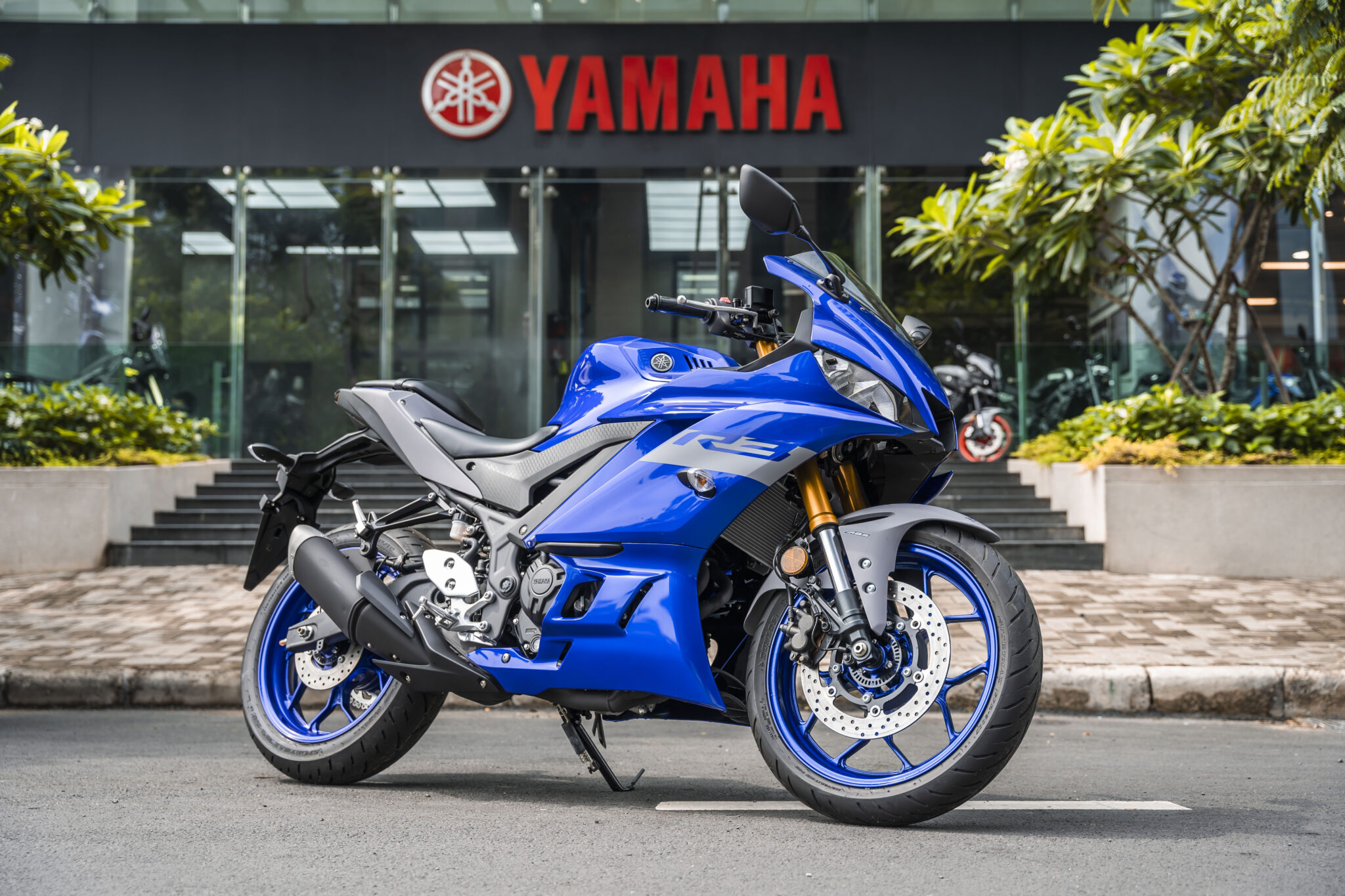 Em út R-series YZF-R3 của Yamaha có gì đặc biệt?