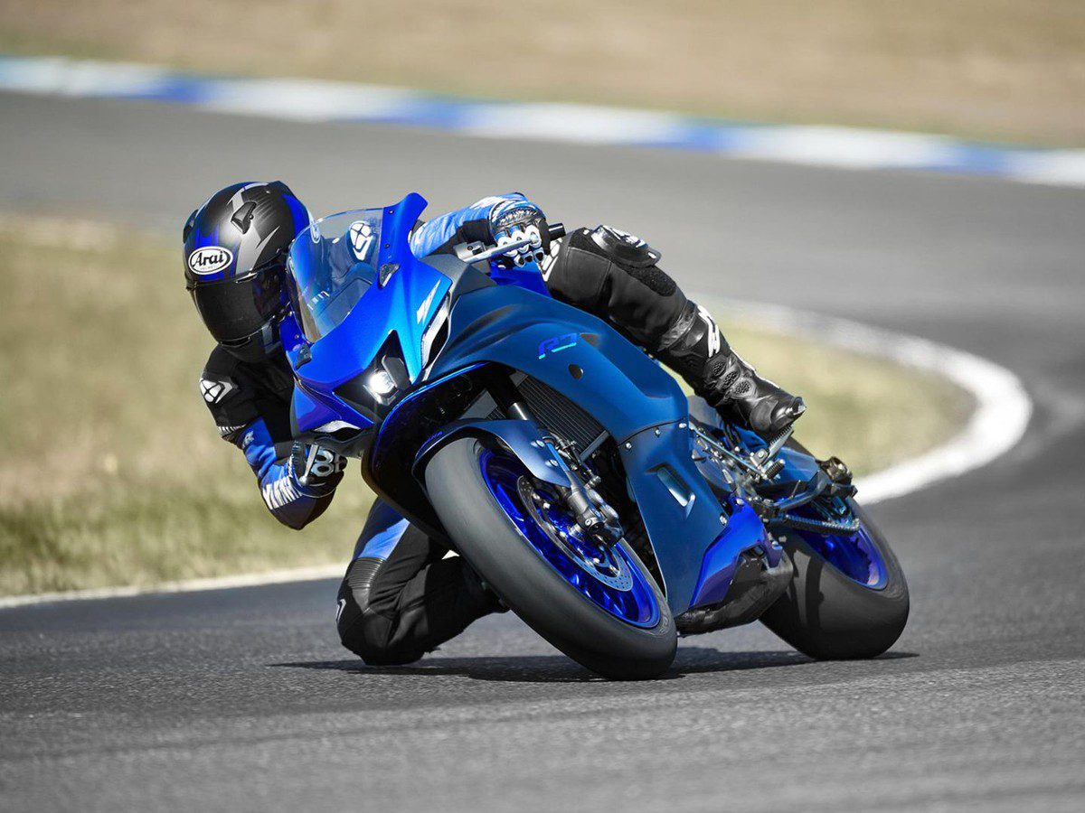 R7 là một trong những dòng Sportbike của nhà Yamaha ấn tượng nhất và được ưu ái trang bị khối động cơ Crossplane CP2 với dung tích 689cc