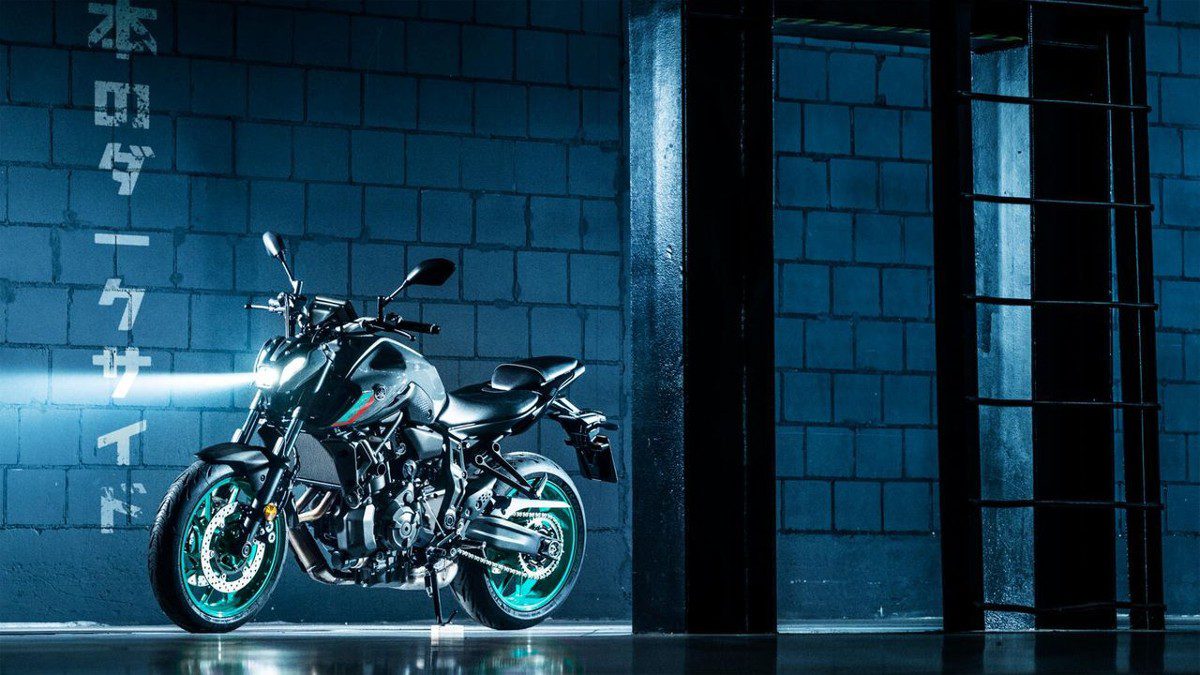 Động cơ Yamaha 300cc MT-03 mạnh mẽ được thiết kế lộ ra ngoài một cách tinh tế