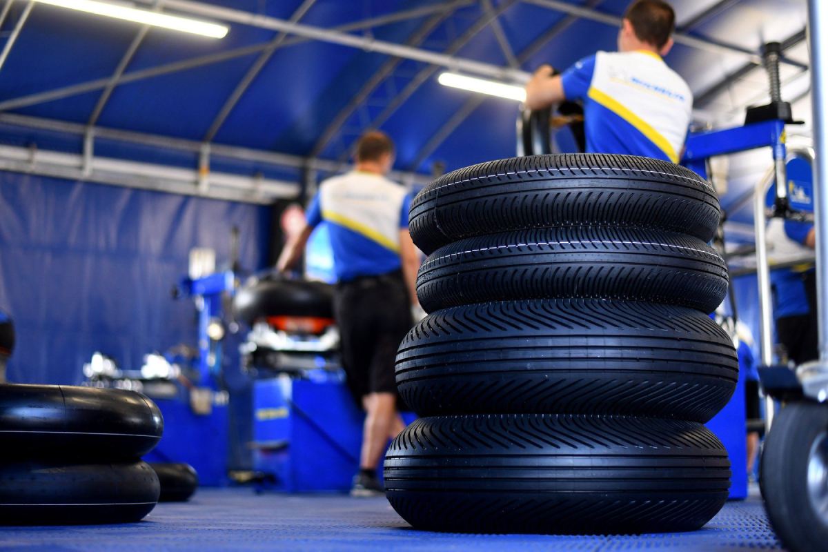 Michelin cung ứng lốp xe cho giải đua MotoGP