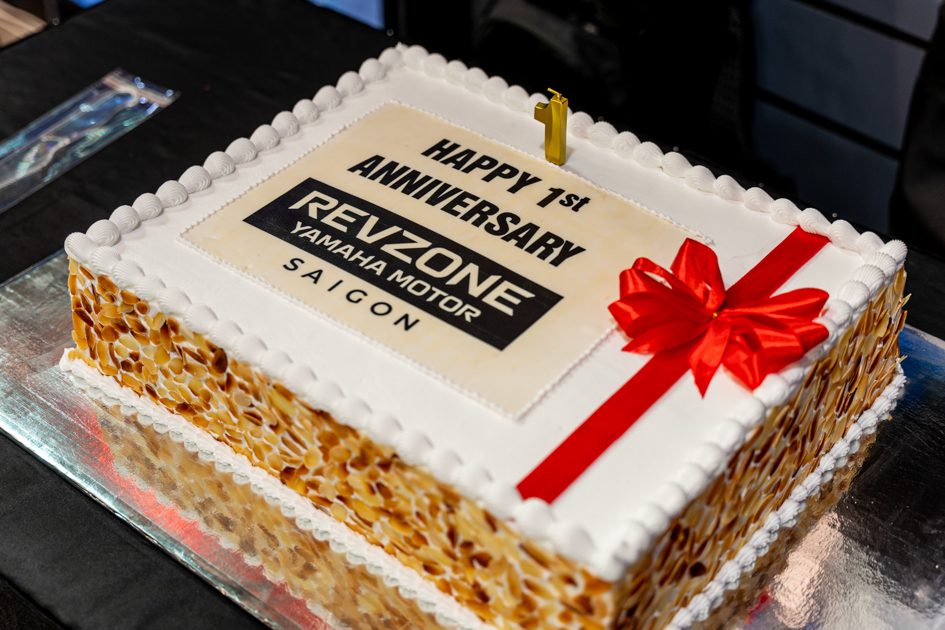 Tiệc sinh nhật Revzone