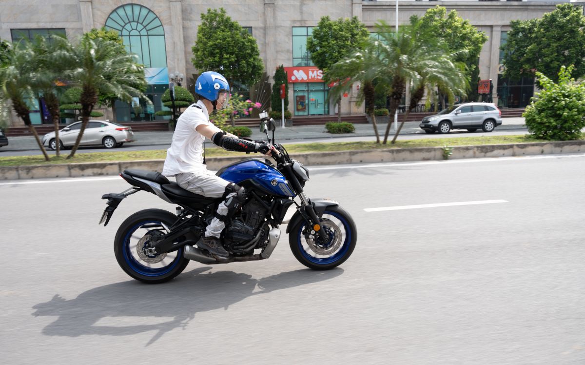 Lái thử xe moto Yamaha MT-07