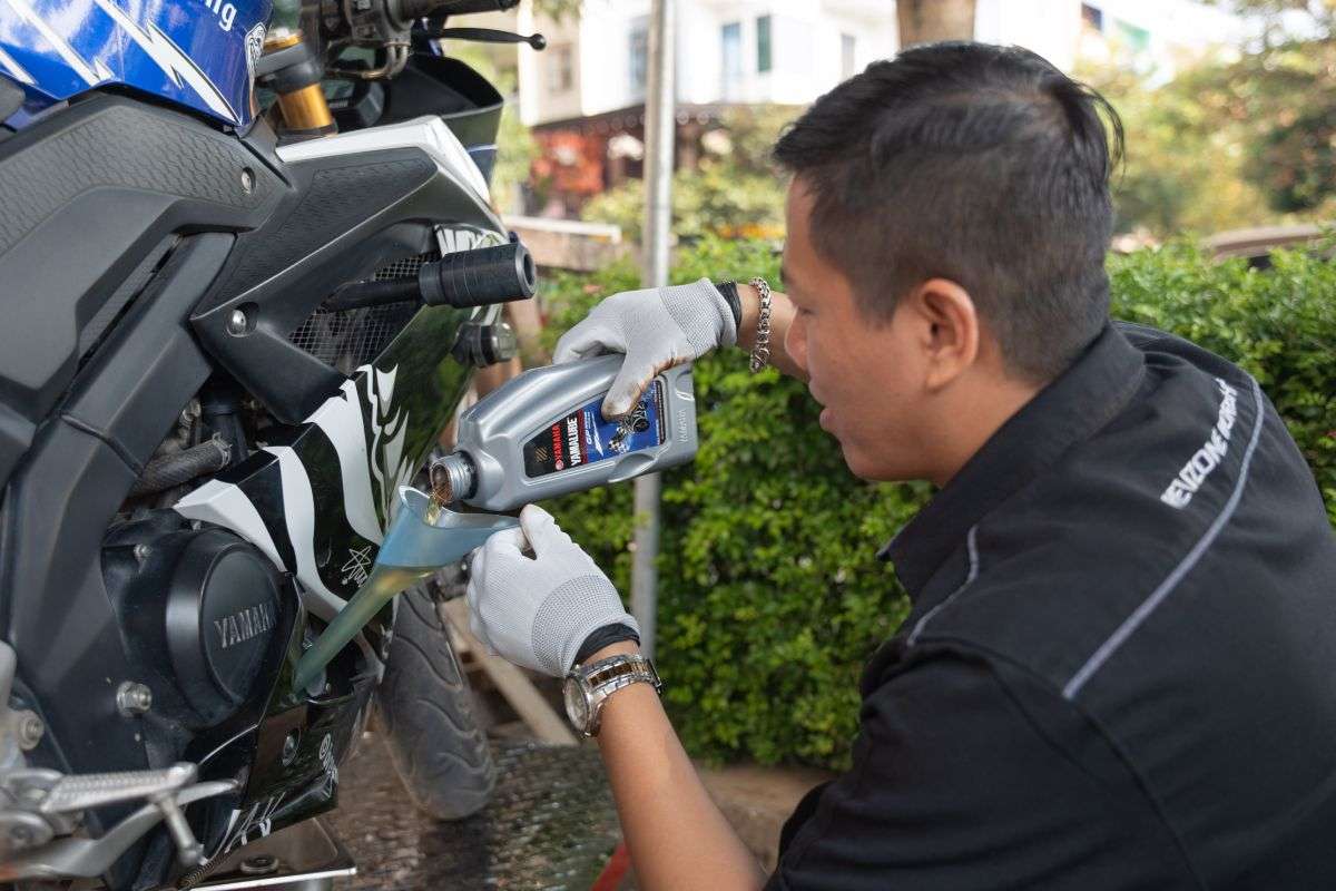 Thay dầu nhớt Yamalube miễn phí
