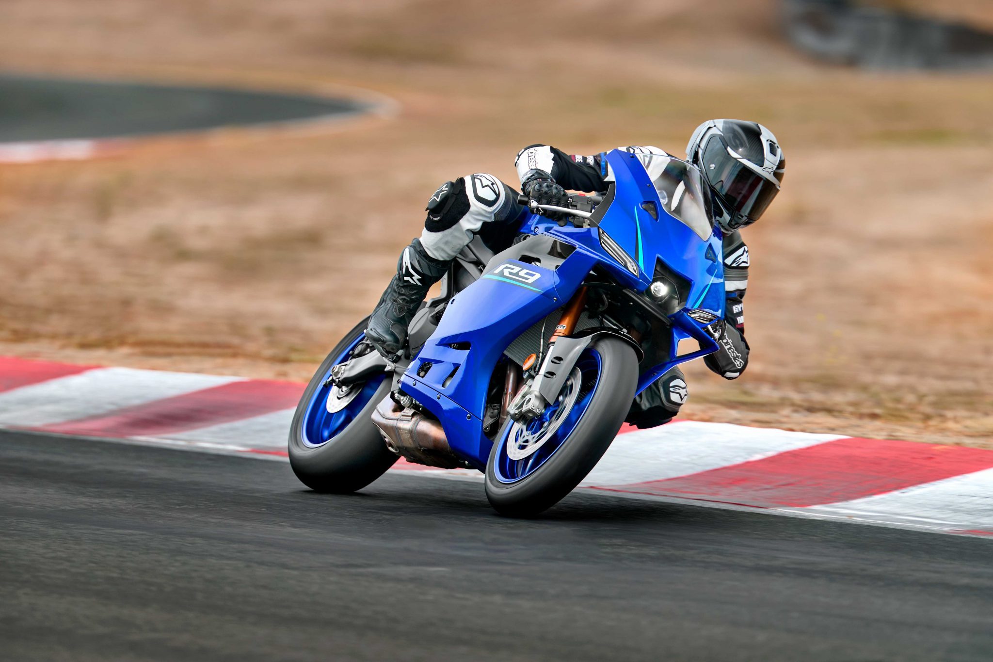 Yamaha Motor Việt Nam ra mắt 2 bản phối màu Yamaha YZF R9 2026 và được Revzone Yamaha Motor phân phối chính hãng