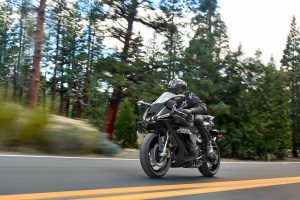 Yamaha R9 2026 mới nhất màu đen