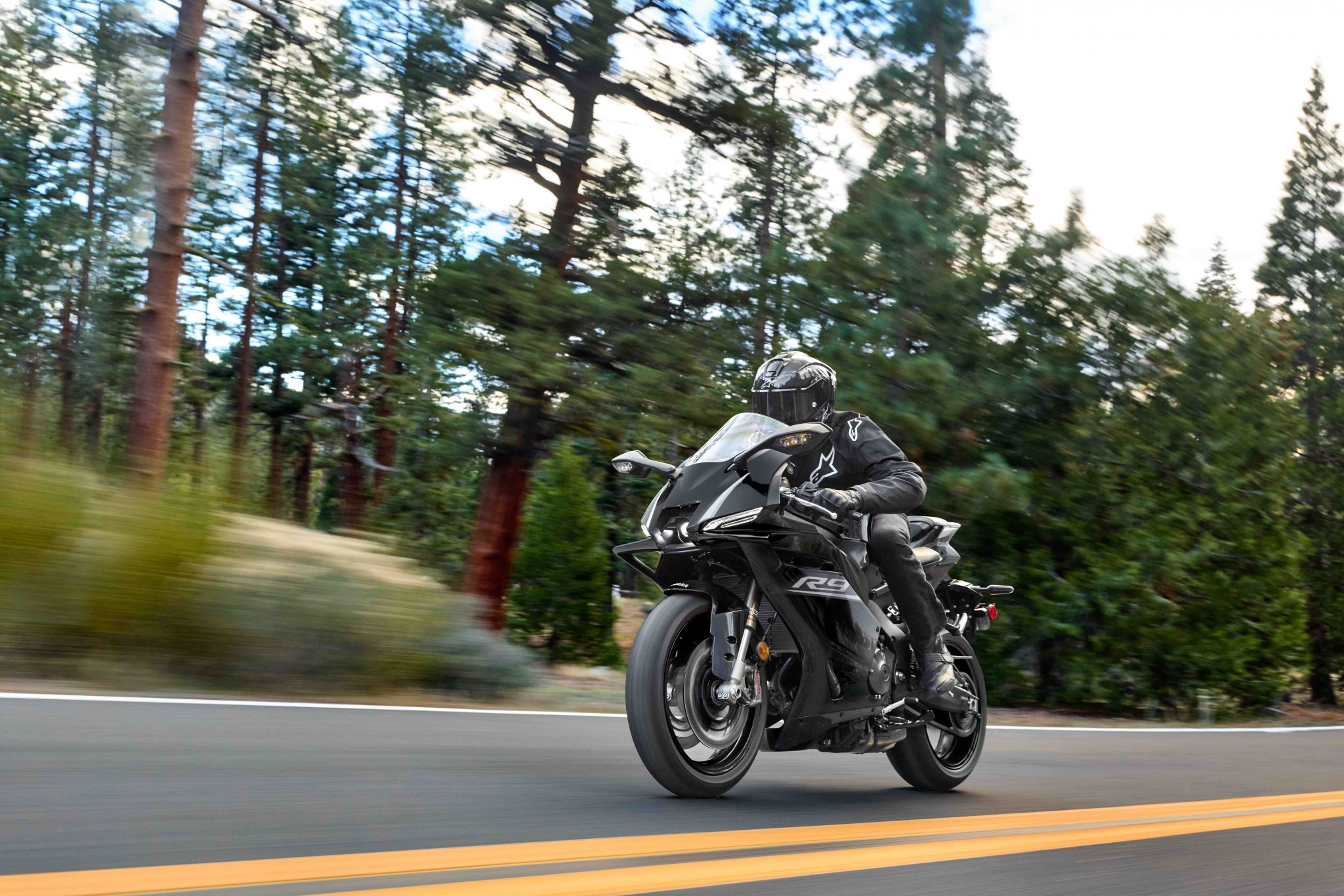 Yamaha R9 được ra mắt tại Revzone Yamaha Motor