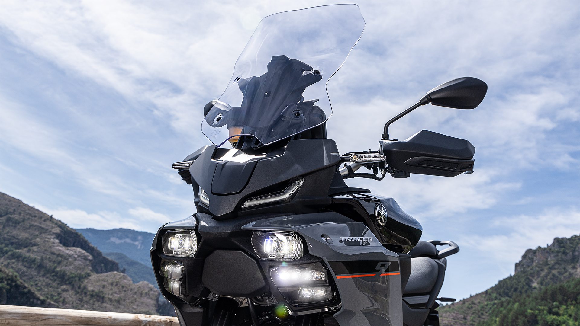 Đánh Giá Yamaha Tracer 9 2026: Trải Nghiệm Tốc Độ Trên Những Cung Đường Dài